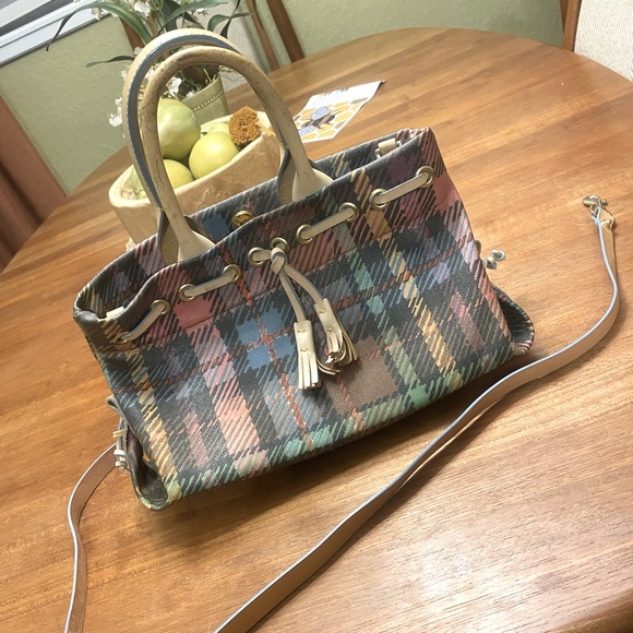 Dooney and Bourke handbag with strap - Picture 1 of 11